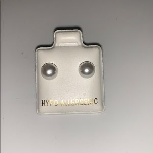 Small Pearl Earrings